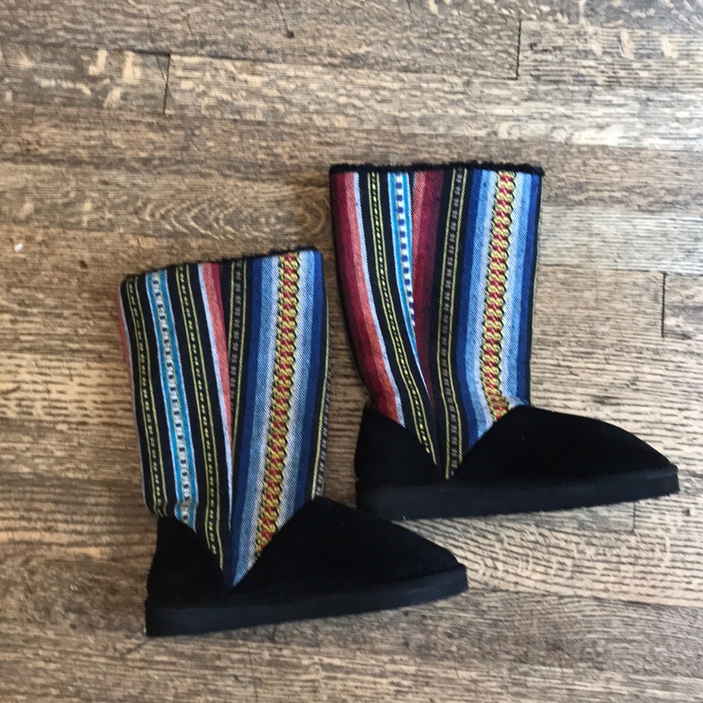 Lightweight & Warm Tapestry House Boot